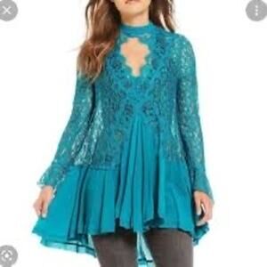 FREE PEOPLE NWT Sm Tell Tale Cutout Lace Tunic or Dress in Kelly Emerald Green
